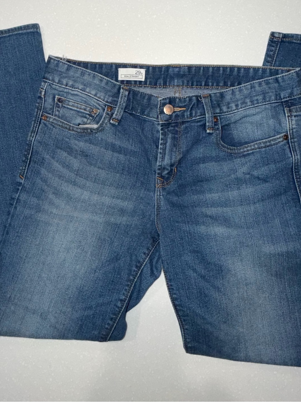 GAP Straight Leg Jeans in Mid Blue Wash